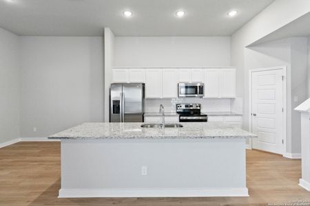 New construction Multi-Family house 735 Staglin Street, Buda, TX 78610 - photo 5 5