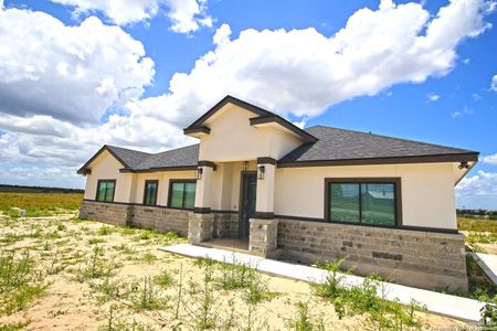 New construction Single-Family house 792 Lake Vly, La Vernia, TX 78121 - image