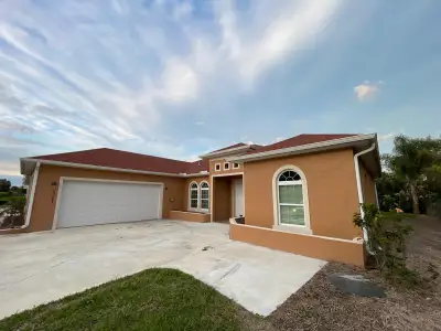 New construction Single-Family house 1711 Se Airoso Blvd, Port St. Lucie, FL 34984 null- photo 0