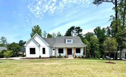 New construction Single-Family house 2411 Callaghan Ct, Landis, NC 28088 Custom Plan 2612- photo 0 0