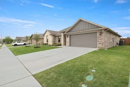 New construction Single-Family house 637 Mooney Dr, Saginaw, TX 76179 - image