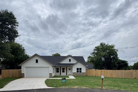 New construction Single-Family house 4000 Tahoe Ct, Granbury, TX 76048 - image