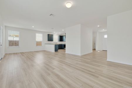 New construction Single-Family house 10446 Canard Crst, Converse, TX 78109 - image 18