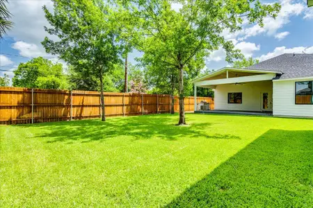 New construction Single-Family house 1215 Howard St, Taylor, TX 76574 - image