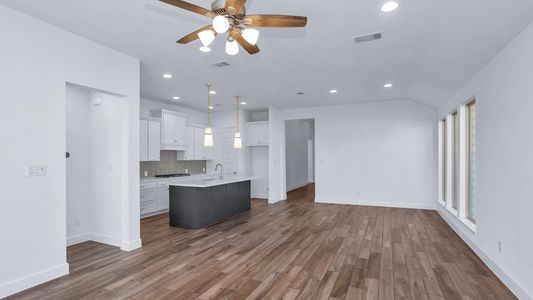 New construction Single-Family house 18130 Ramsey Way Ln, Conroe, TX 77302 plan 2180W - image 9