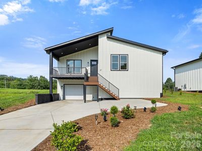 New construction Single-Family house 27 Klimovych Rd, Hendersonville, NC 28792 - image
