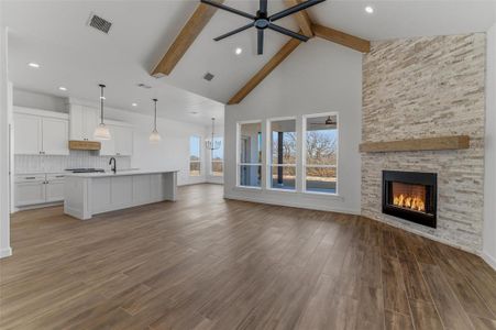 New construction Single-Family house 9012 Valley Oak Ct, Springtown, TX 76082 - image 13