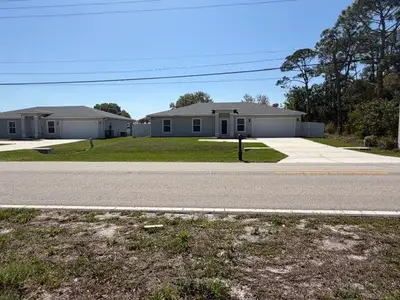 New construction Single-Family house 2490 Se Bayshore Blvd, Port St. Lucie, FL 34984 - image
