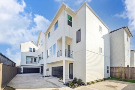 New construction Single-Family house 412 N Stiles St, Houston, TX 77011 - image