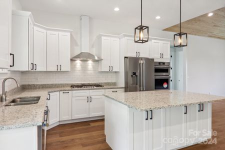 New construction Single-Family house 62 Maple Knoll Dr, Hendersonville, NC 28792 - image