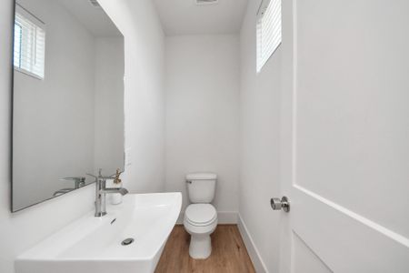 New construction Single-Family house 1047 Glenn Ave, Houston, TX 77088 - image 19