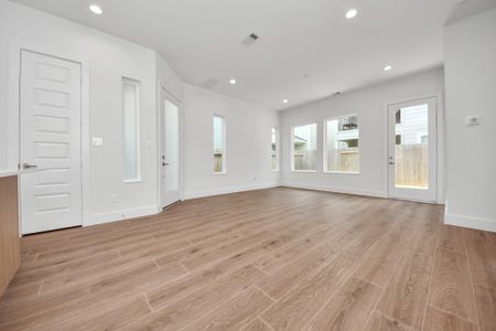 New construction Single-Family house 2216 Via Cami, Houston, TX 77051 - image 18