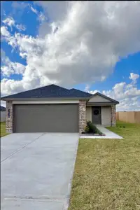 New construction Single-Family house 1707 Zander Ct, Alvin, TX 77511 - image