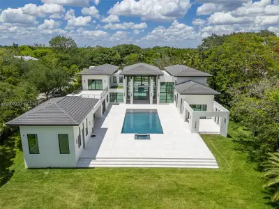 New construction Single-Family house 6290 Chapman Field Dr, Pinecrest, FL 33156 - image