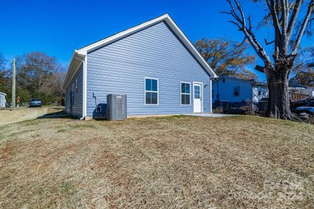 New construction Single-Family house 1711 Pope Ave, Gastonia, NC 28052 null- photo 16 16