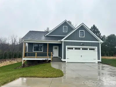 New construction Single-Family house 30 Olde Oak Ct, Hendersonville, NC 28792 - image