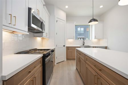 New construction Single-Family house 7811 Amelia Rd, Unit B, Houston, TX 77055 - image 4