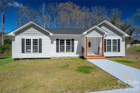 New construction Single-Family house 660 W 9Th St, Newton, NC 28658 - image