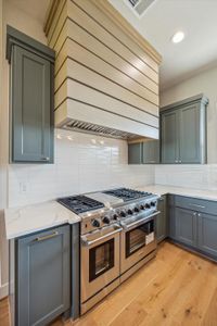 New construction Single-Family house 1020 Lake Breeze Dr, Waller, TX 77484 - image 13