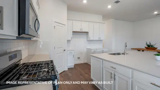 New construction Single-Family house 1933 Crooked Creek St, Leander, TX 78641 plan The Salinger - image 9