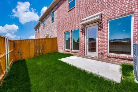 New construction Townhouse house 5613 Woodlands Drive, The Colony, TX 75056 Nassau B- photo 12 12