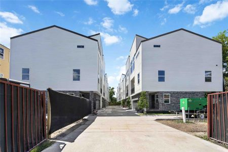 New construction Single-Family house 316 Walthall, Unit E, Houston, TX 77022 - image