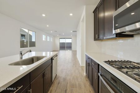 New construction Single-Family house 13247 N 145Th Ln, Surprise, AZ 85379 plan Plan 1529 - image 8