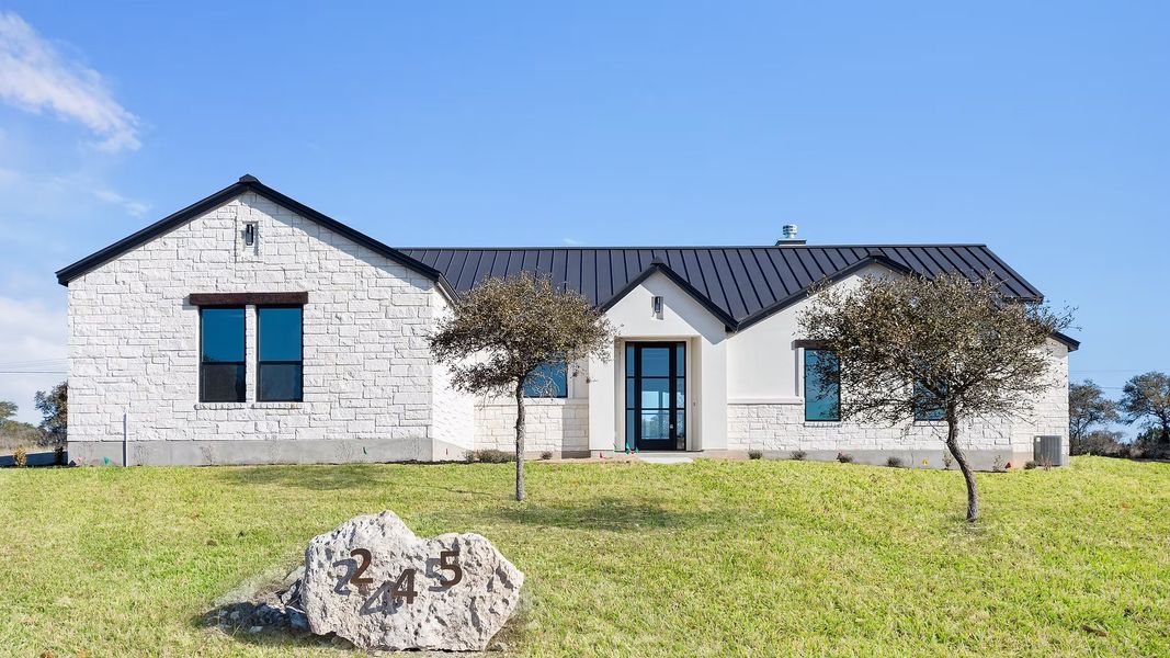 A showcase of a new construction home by Arantza Homes, highlighting their design and quality (Image 2). A showcase of a new construction home by Arantza Homes, highlighting their design and quality (Image 2).