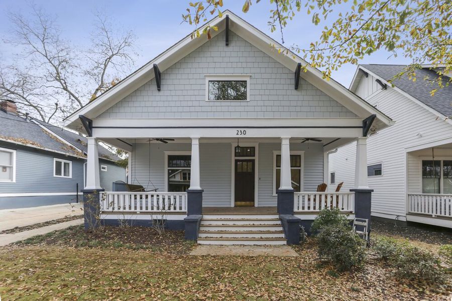 A showcase of a new construction home by Level Craft, highlighting their design and quality (Image 4). A showcase of a new construction home by Level Craft, highlighting their design and quality (Image 4).