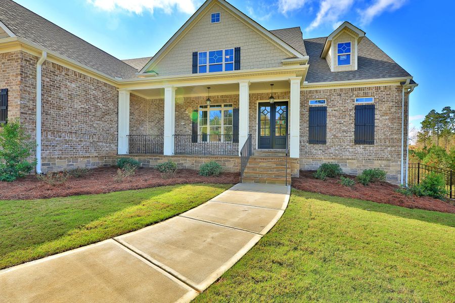 A showcase of a new construction home by Dustin Shaw Homes, highlighting their design and quality (Image 17).