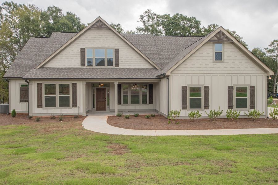 A showcase of a new construction home by Dustin Shaw Homes, highlighting their design and quality (Image 23).