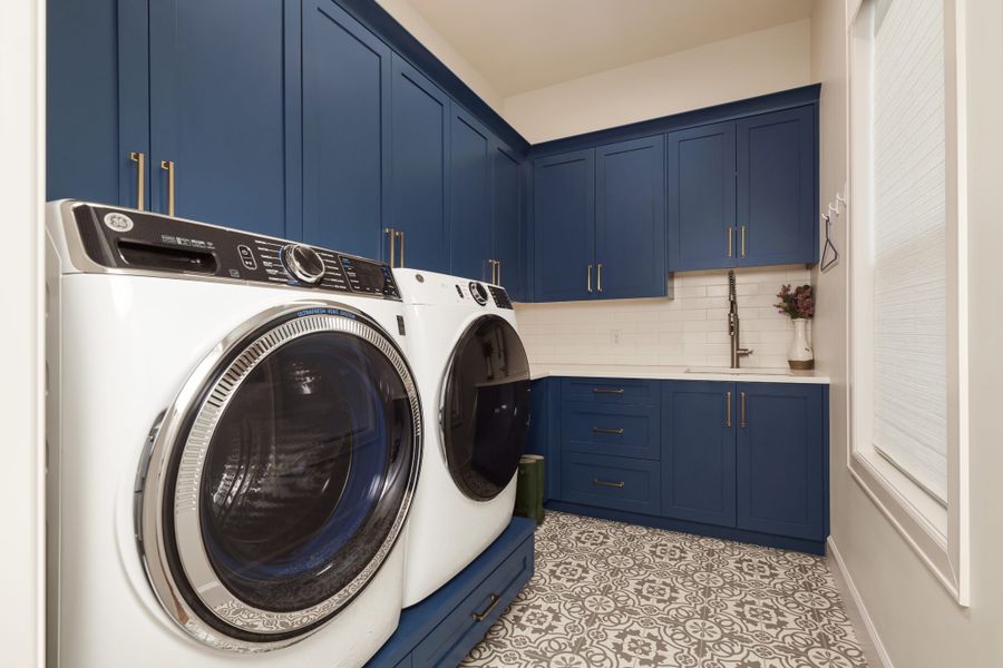 A showcase of a new construction home by Uptmore Homes, highlighting their design and quality (Image 17). A showcase of a new construction home by Uptmore Homes, highlighting their design and quality (Image 17).