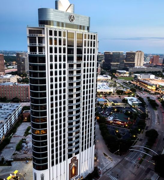 A showcase of a new construction home by GT Leach, highlighting their design and quality (Image 6).