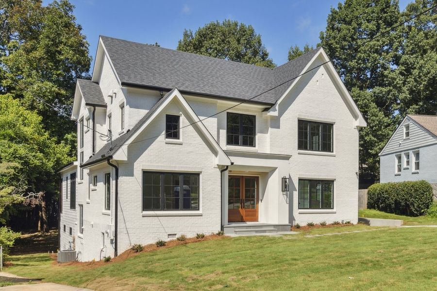 A showcase of a new construction home by Level Craft, highlighting their design and quality (Image 7). A showcase of a new construction home by Level Craft, highlighting their design and quality (Image 7).