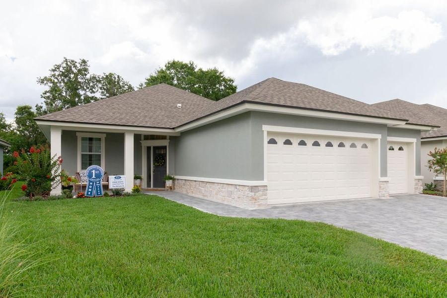 A showcase of a new construction home by Ernie White Construction, highlighting their design and quality (Image 2).