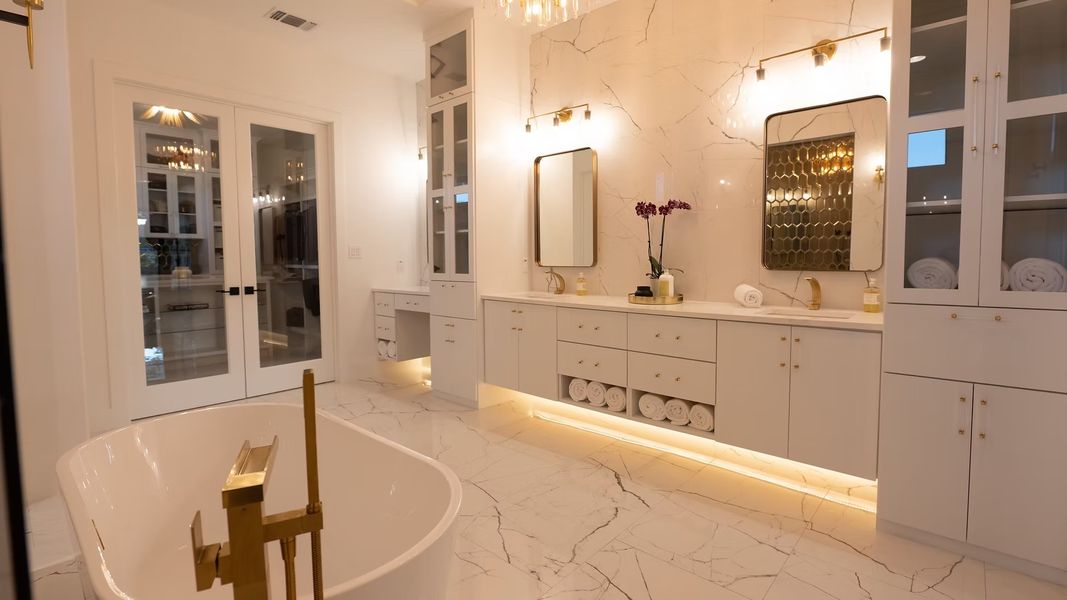 A showcase of a new construction home by Arantza Homes, highlighting their design and quality (Image 17). A showcase of a new construction home by Arantza Homes, highlighting their design and quality (Image 17).