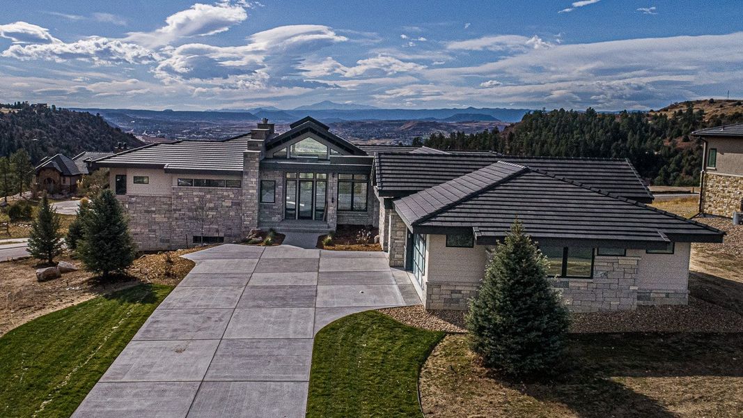 A showcase of a new construction home by Wall Custom Homes, highlighting their design and quality (Image 2). A showcase of a new construction home by Wall Custom Homes, highlighting their design and quality (Image 2).