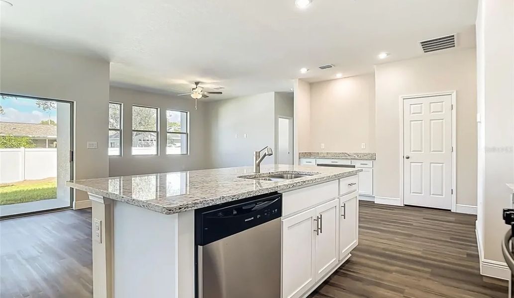 A showcase of a new construction home by ResiCraft Homes, highlighting their design and quality (Image 19). A showcase of a new construction home by ResiCraft Homes, highlighting their design and quality (Image 19).