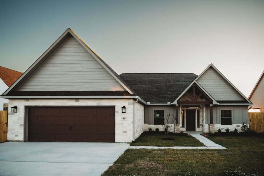 A showcase of a new construction home by Heritage Custom Home, highlighting their design and quality (Image 6).