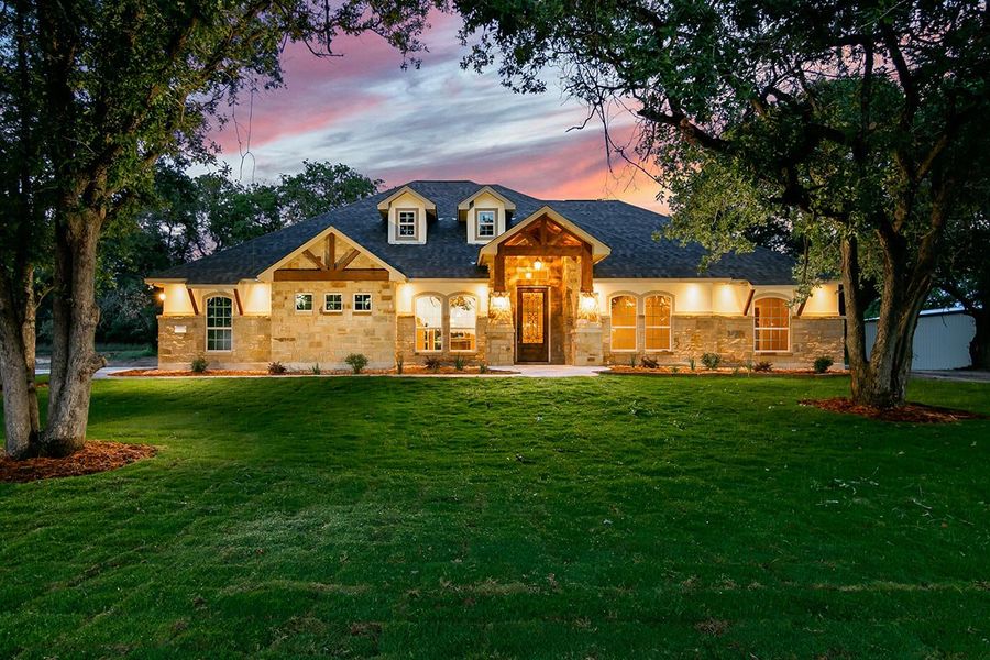 A showcase of a new construction home by MG Legacy Custom Homes, highlighting their design and quality (Image 4). A showcase of a new construction home by MG Legacy Custom Homes, highlighting their design and quality (Image 4).