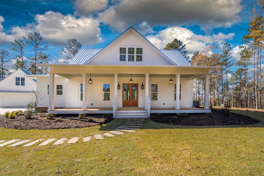 A showcase of a new construction home by Alcovy Builders, highlighting their design and quality (Image 3).