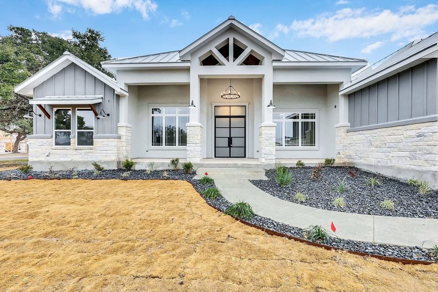 A showcase of a new construction home by Arantza Homes, highlighting their design and quality (Image 5). A showcase of a new construction home by Arantza Homes, highlighting their design and quality (Image 5).