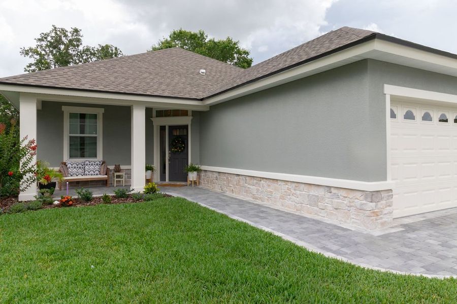 A showcase of a new construction home by Ernie White Construction, highlighting their design and quality (Image 3).