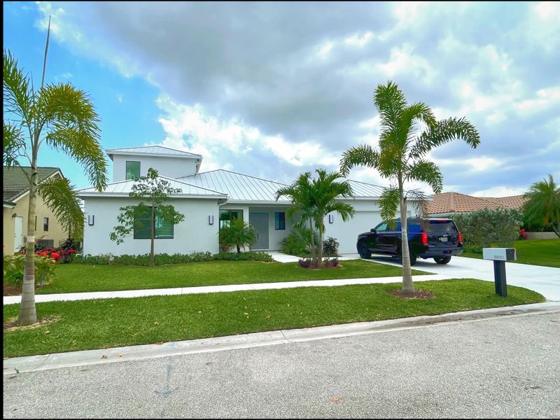 A showcase of a new construction home by Tudor Builders Inc, highlighting their design and quality (Image 3).