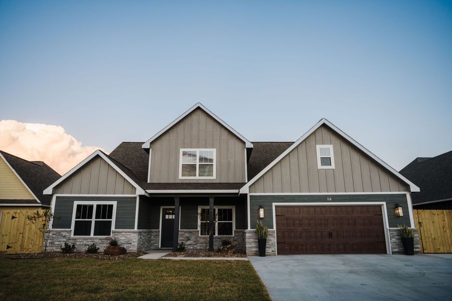 A showcase of a new construction home by Heritage Custom Home, highlighting their design and quality (Image 15).