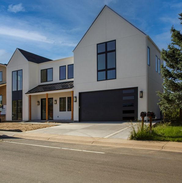 A showcase of a new construction home by Easton Homes, highlighting their design and quality (Image 6).