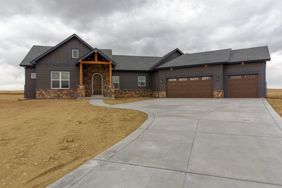 A showcase of a new construction home by Easton Homes, highlighting their design and quality (Image 7).