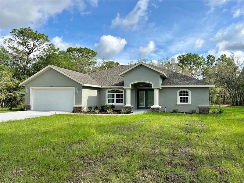 A showcase of a new construction home by Bruce Kaufman Inc, highlighting their design and quality (Image 2).