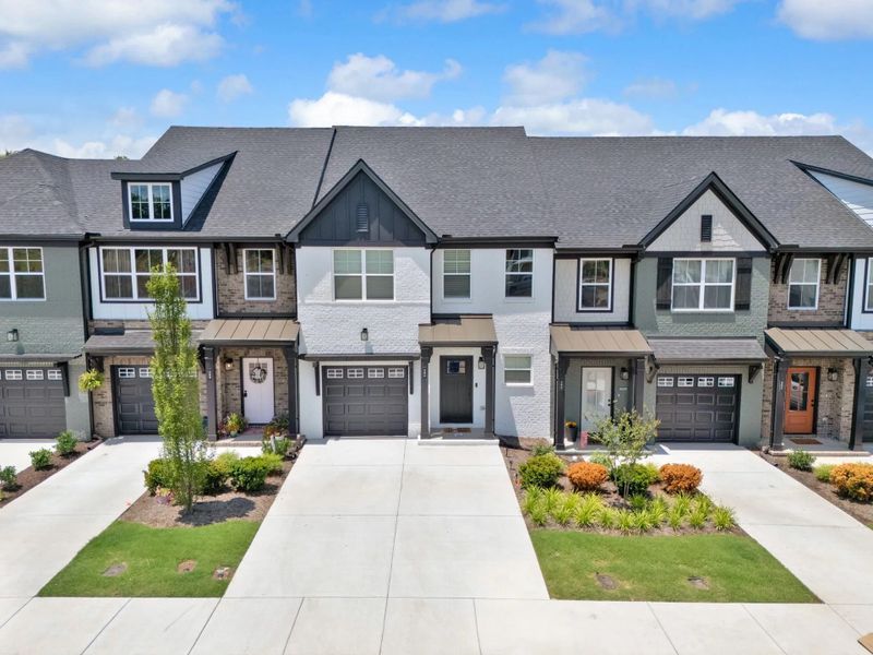 A showcase of a new construction home by Parkside Builders, highlighting their design and quality (Image 2). A showcase of a new construction home by Parkside Builders, highlighting their design and quality (Image 2).