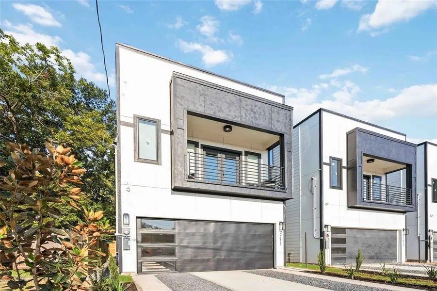 A showcase of a new construction home by Kensli Homes LLC, highlighting their design and quality (Image 3).